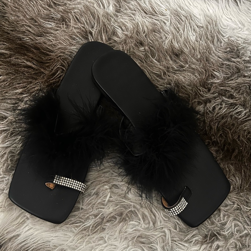 SHEIN Black Feathered Sandals with Rhinestone Detail